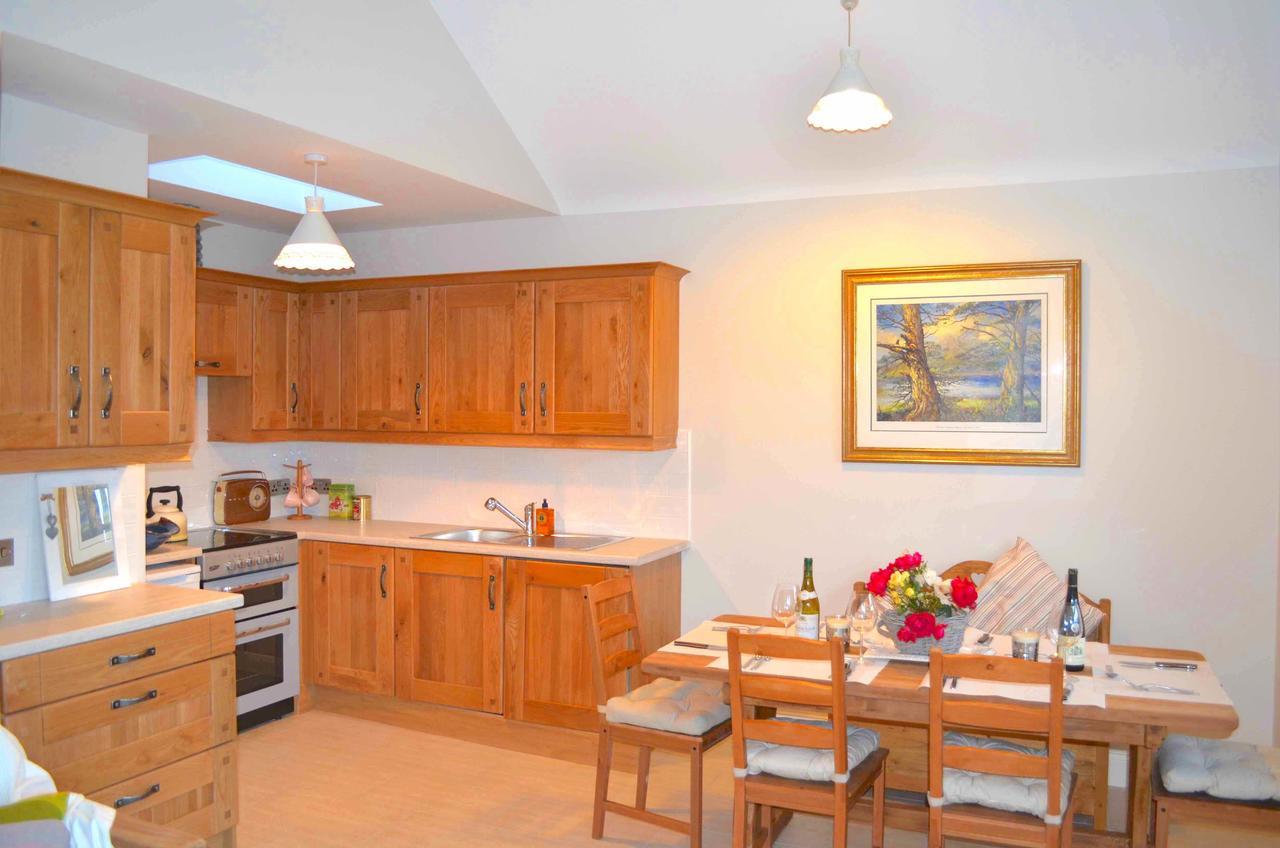 Galway Coast Cottages บาร์นา ภายนอก รูปภาพ